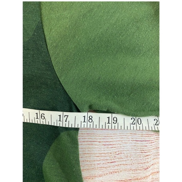 Go Couture Green Camo Print Relaxed Long Sleeve top - NWOT - Medium - Picture 10 of 15